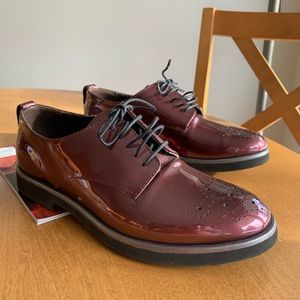 COOL 😎 AGL Patent Leather Loafers Burgundy Maroon Size 6 Made in Italy -New!